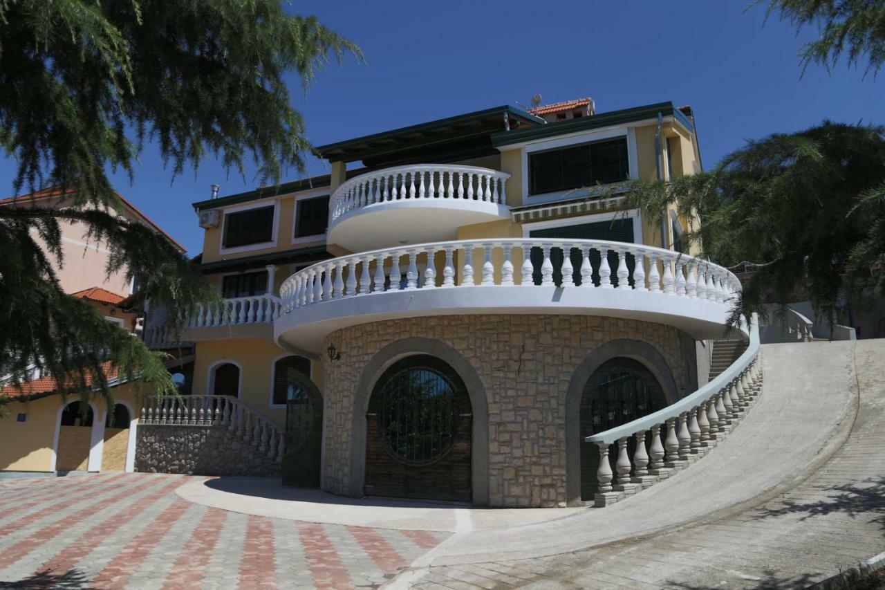 Villa Meri Rijeka Bagian luar foto